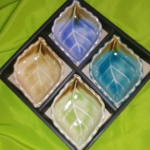 Set of sushi condiment dishes leaf porcelain